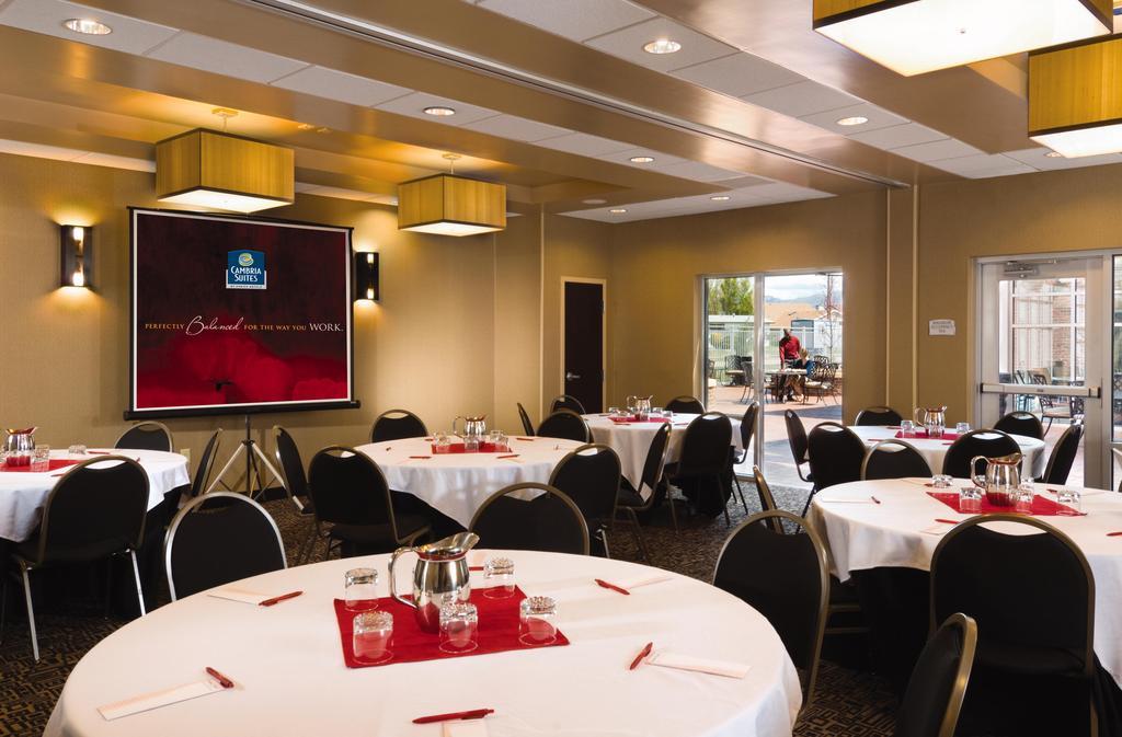 Cambria Raleigh-durham Airport 3*