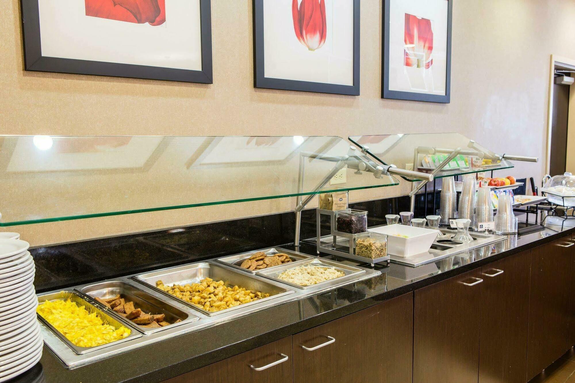 Cambria Raleigh-durham Airport 3*